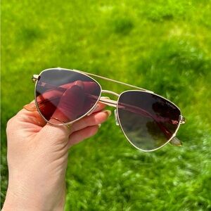 Levi’s aviator sunglasses